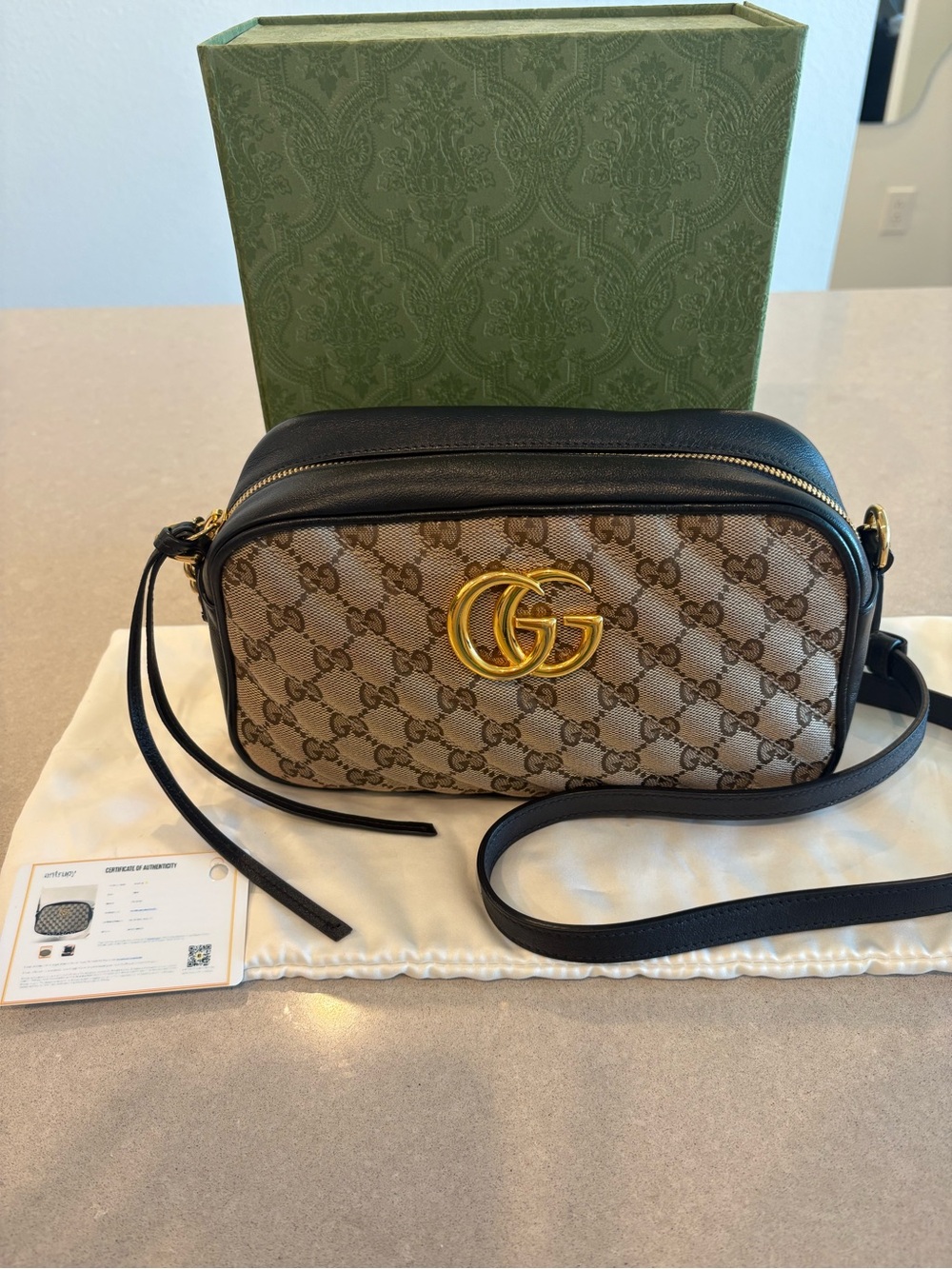 Gucci GG Marmont Supreme Crossbody shoulder bag